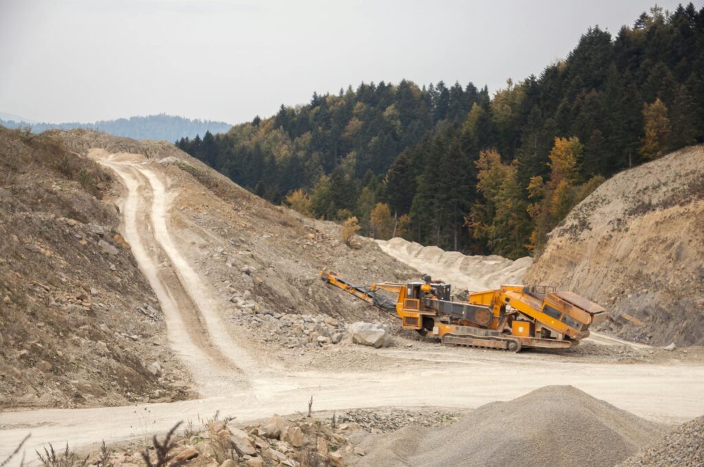 crusher machine in open pit