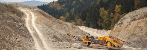 crusher machine in open pit