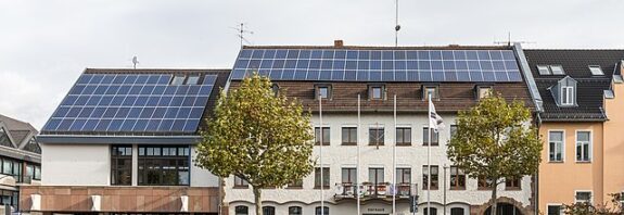 solarni paneli na zgradi