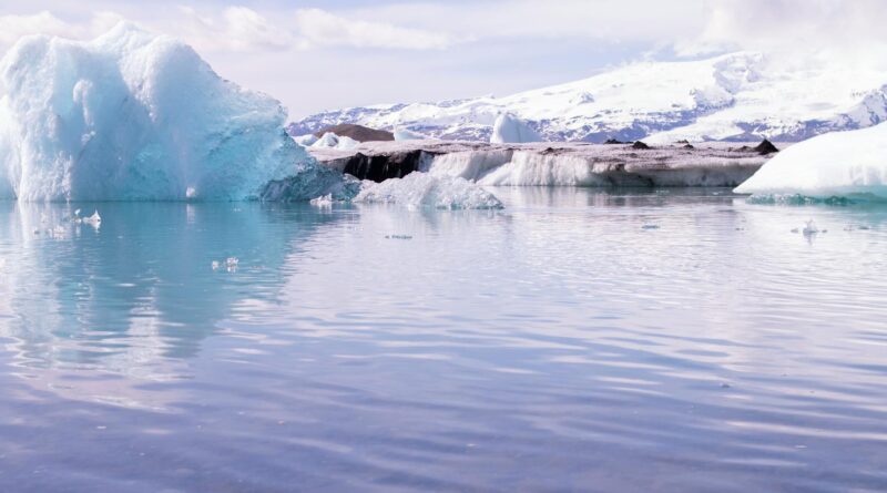icebergs